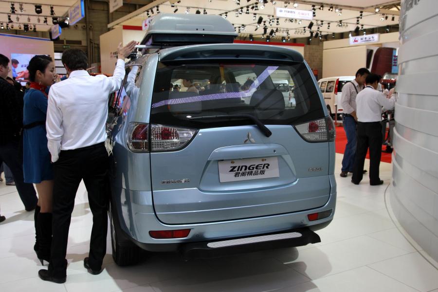  Mitsubishi Zinger 2006 года  (фото 7 из 9)